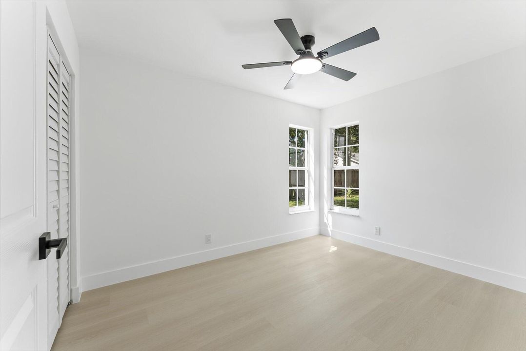 Active With Contract: $465,000 (3 beds, 2 baths, 1158 Square Feet)