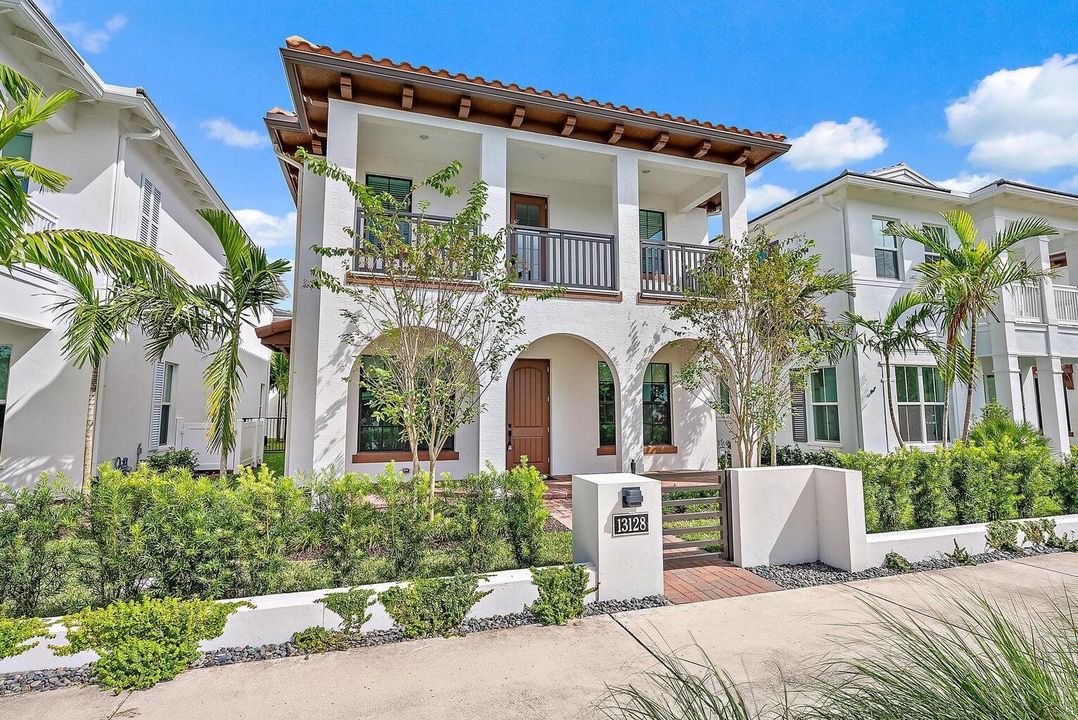 Active With Contract: $10,000 (5 beds, 4 baths, 3959 Square Feet)