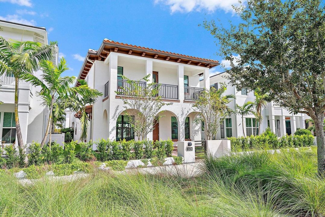 Active With Contract: $10,000 (5 beds, 4 baths, 3959 Square Feet)