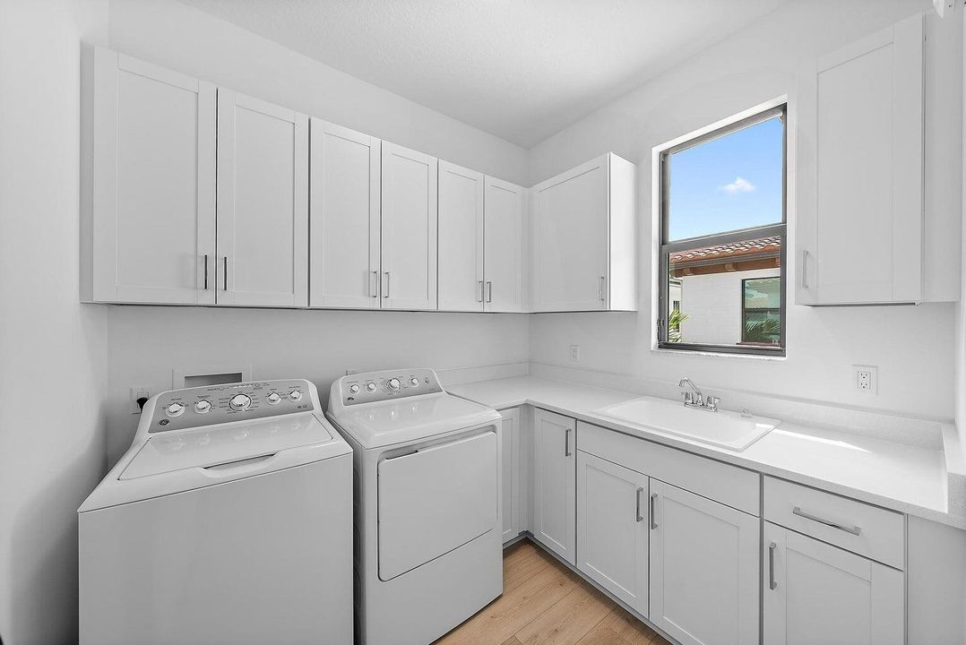 Active With Contract: $10,000 (5 beds, 4 baths, 3959 Square Feet)