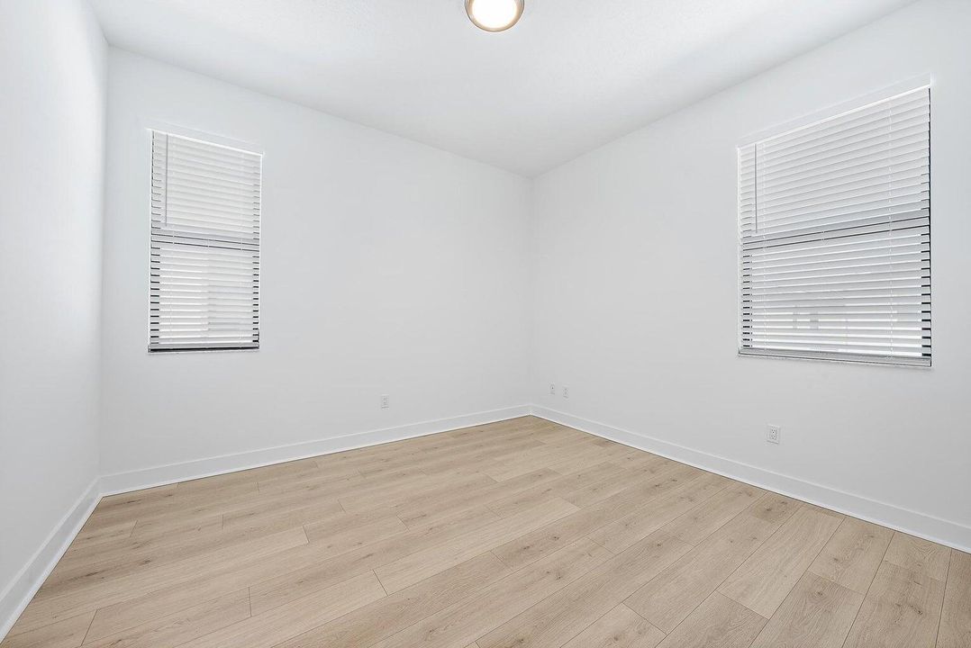 Active With Contract: $10,000 (5 beds, 4 baths, 3959 Square Feet)