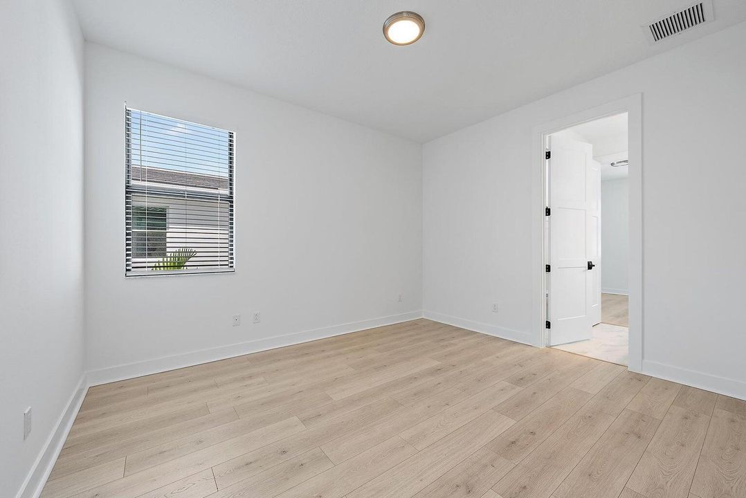 Active With Contract: $10,000 (5 beds, 4 baths, 3959 Square Feet)