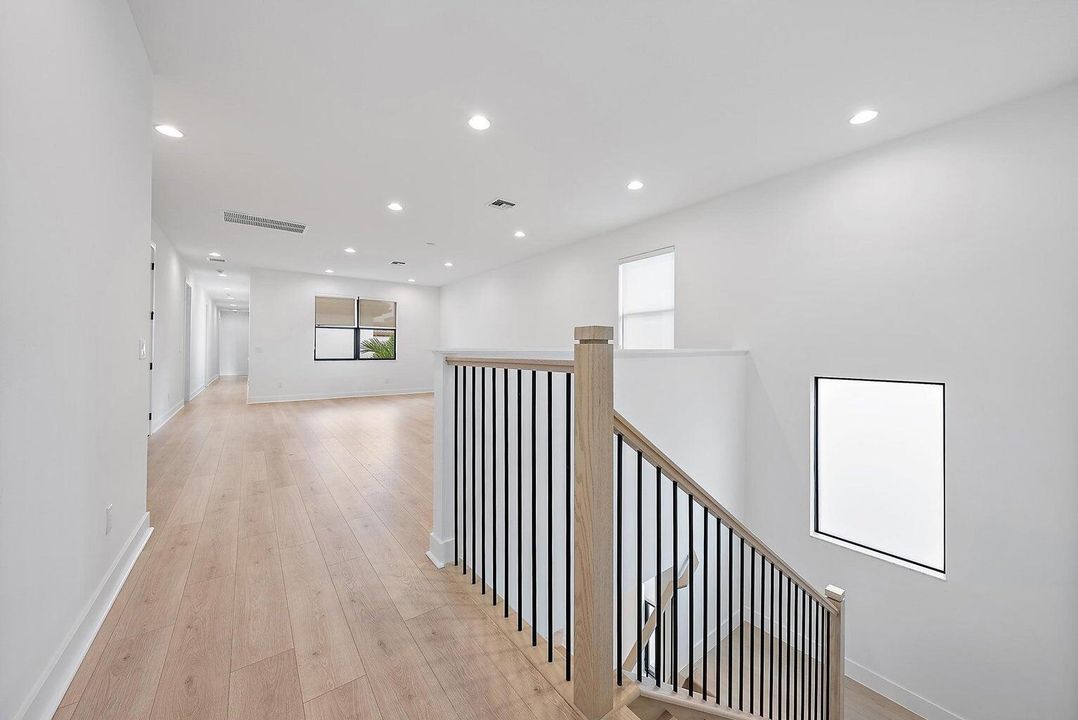 Active With Contract: $10,000 (5 beds, 4 baths, 3959 Square Feet)