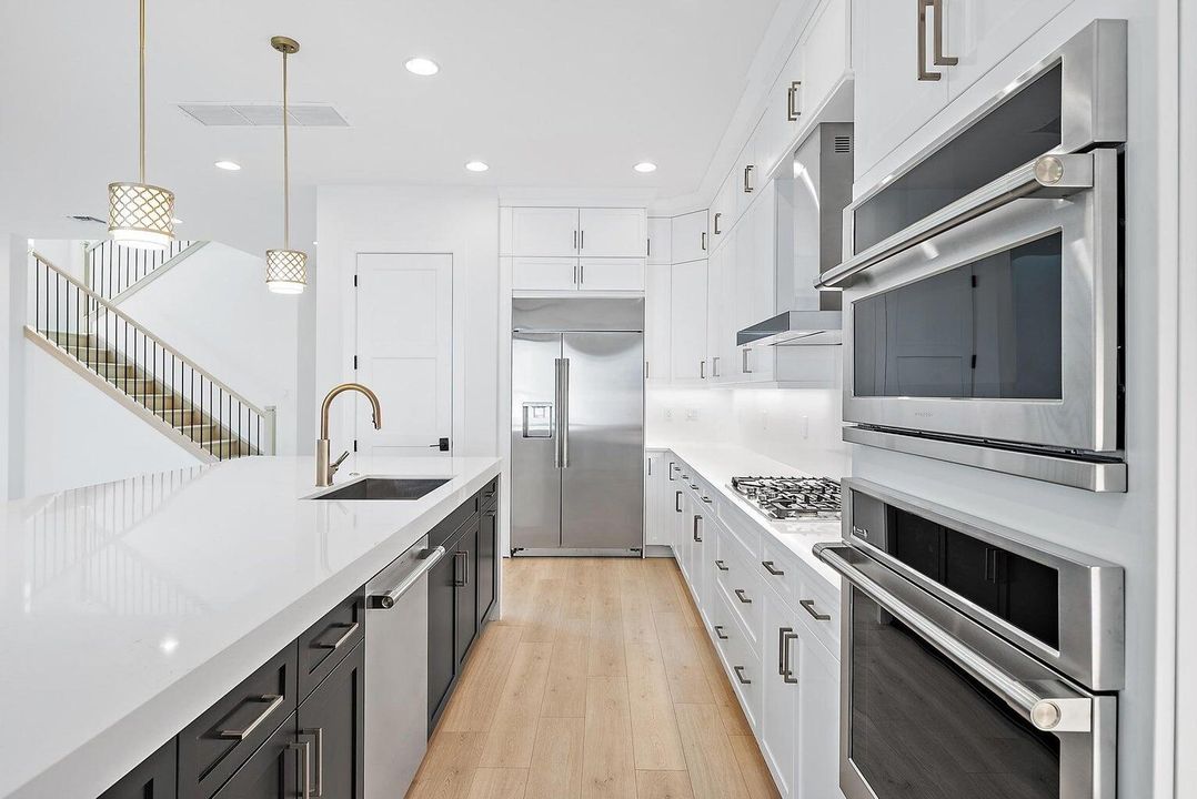 Active With Contract: $10,000 (5 beds, 4 baths, 3959 Square Feet)