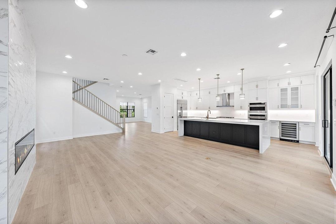 Active With Contract: $10,000 (5 beds, 4 baths, 3959 Square Feet)