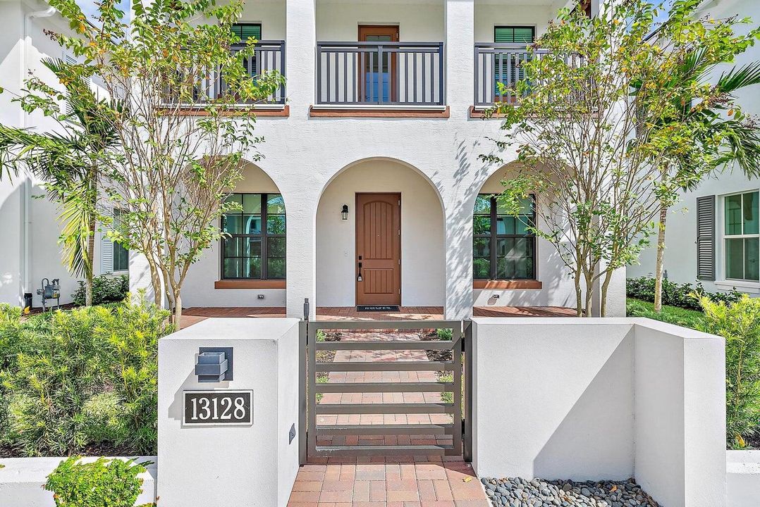 Active With Contract: $10,000 (5 beds, 4 baths, 3959 Square Feet)