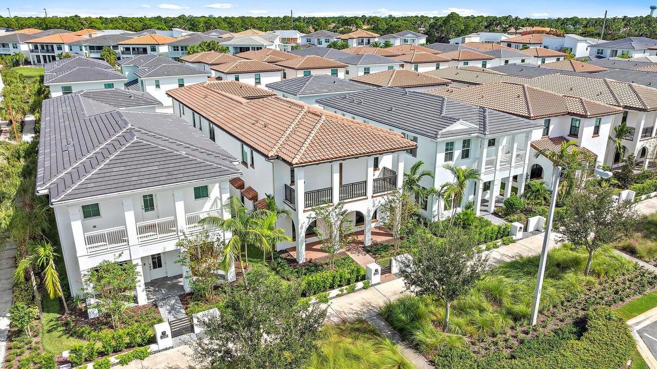 Active With Contract: $10,000 (5 beds, 4 baths, 3959 Square Feet)