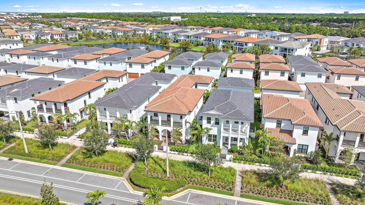 Active With Contract: $10,000 (5 beds, 4 baths, 3959 Square Feet)