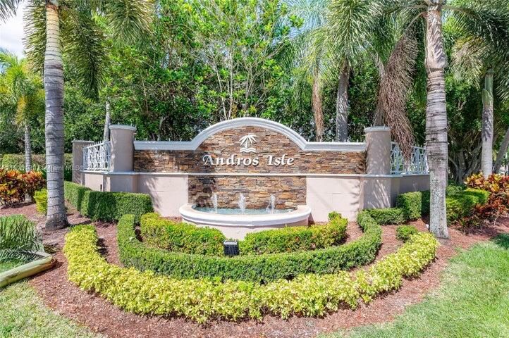 Active With Contract: $2,995 (3 beds, 2 baths, 1482 Square Feet)