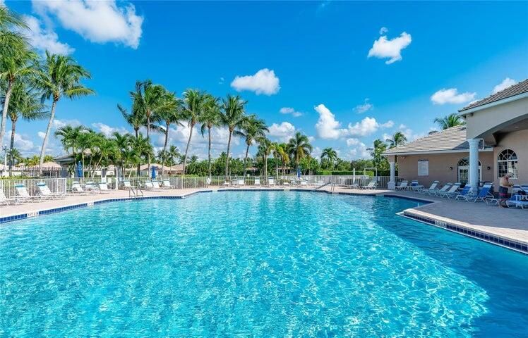 Active With Contract: $2,995 (3 beds, 2 baths, 1482 Square Feet)