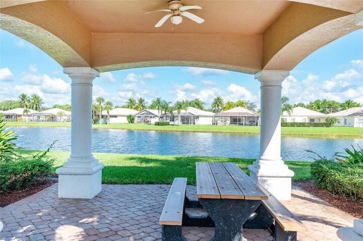 Active With Contract: $2,995 (3 beds, 2 baths, 1482 Square Feet)