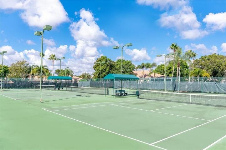 Active With Contract: $2,995 (3 beds, 2 baths, 1482 Square Feet)