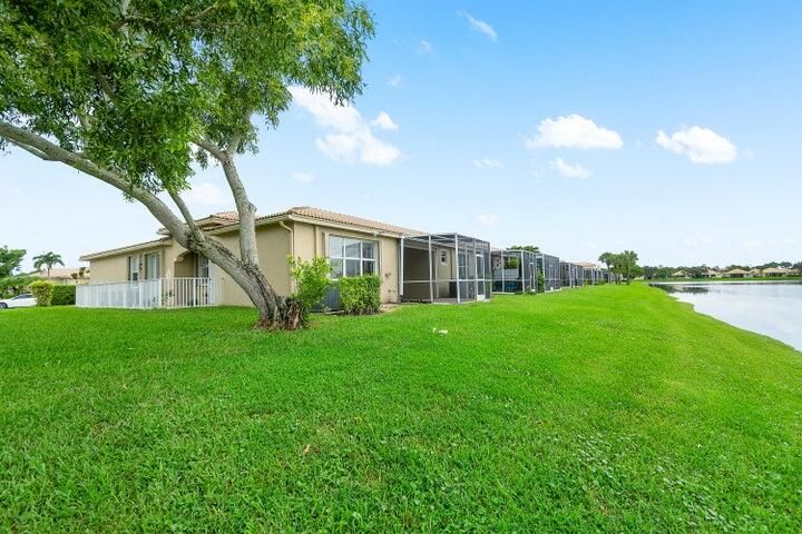 Active With Contract: $2,995 (3 beds, 2 baths, 1482 Square Feet)