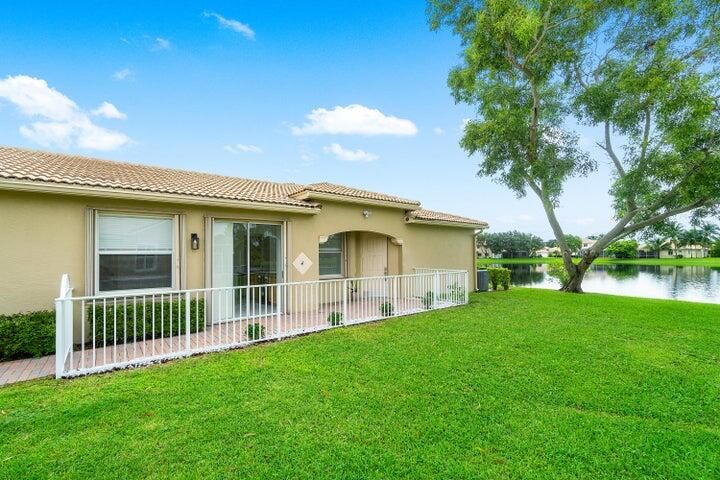 Active With Contract: $2,995 (3 beds, 2 baths, 1482 Square Feet)