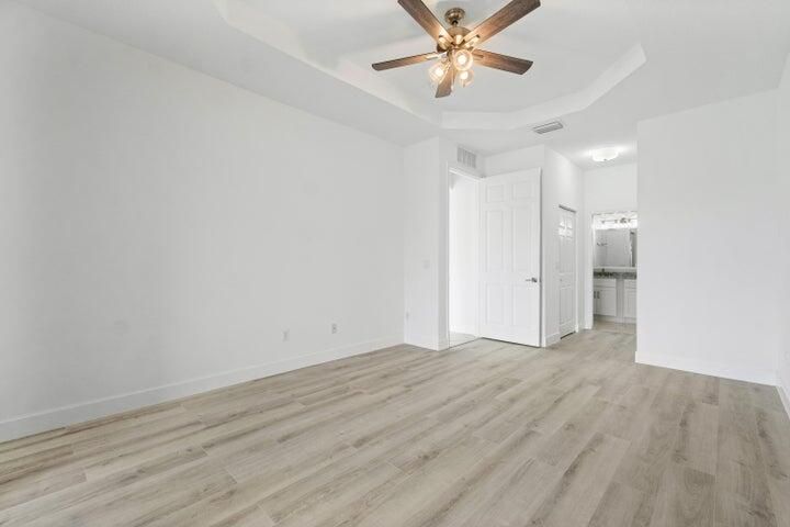 Active With Contract: $2,995 (3 beds, 2 baths, 1482 Square Feet)