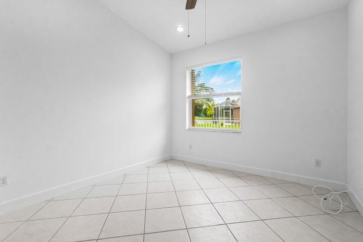 Active With Contract: $2,995 (3 beds, 2 baths, 1482 Square Feet)