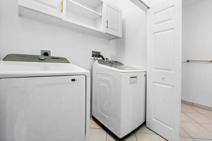 Active With Contract: $2,995 (3 beds, 2 baths, 1482 Square Feet)