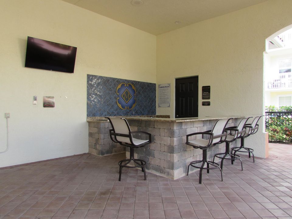 На продажу: $240,000 (1 спален, 1 ванн, 932 Квадратных фут)