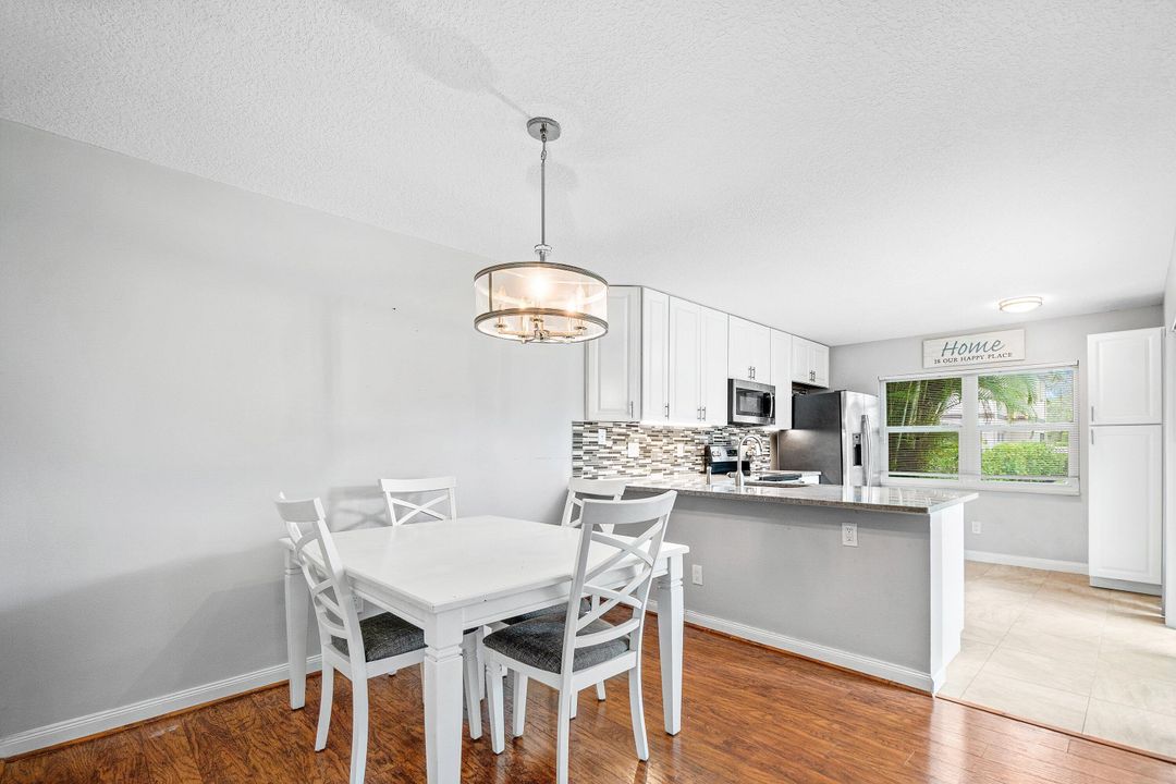 En Venta: $310,000 (2 camas, 2 baños, 1398 Pies cuadrados)