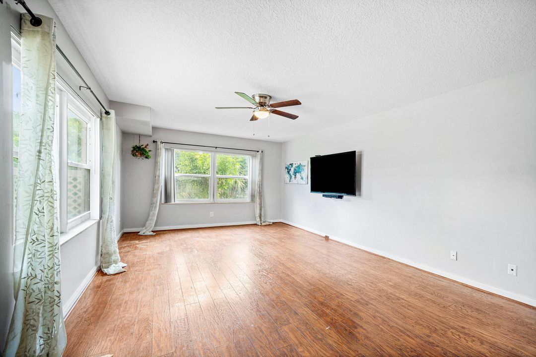 En Venta: $310,000 (2 camas, 2 baños, 1398 Pies cuadrados)