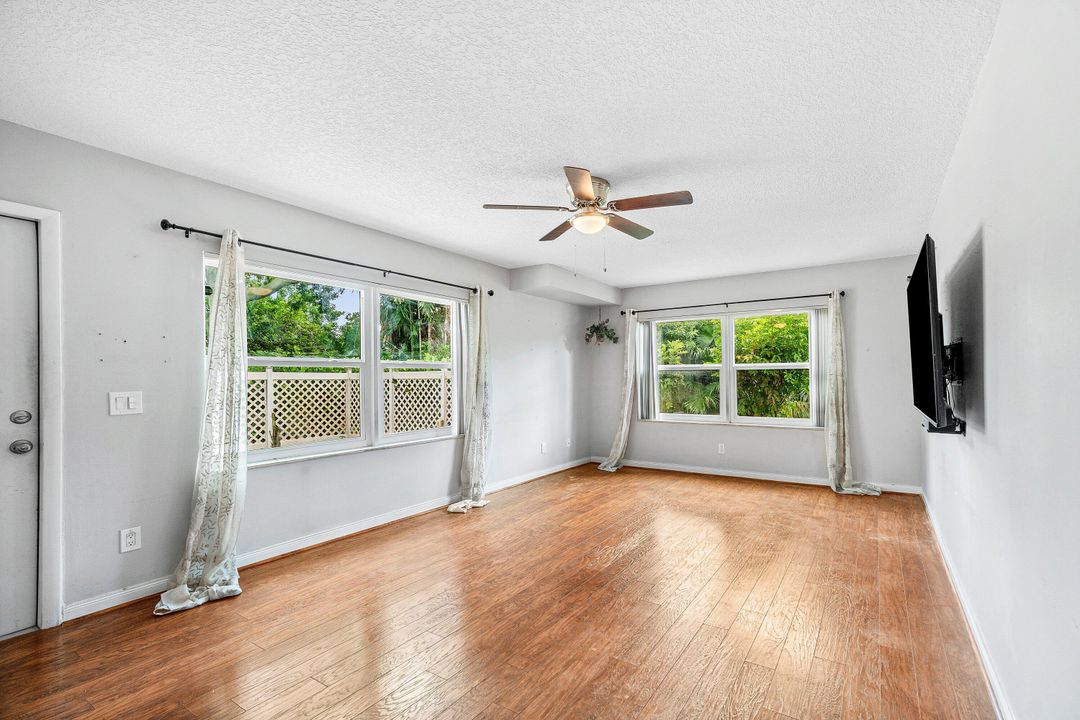 En Venta: $310,000 (2 camas, 2 baños, 1398 Pies cuadrados)