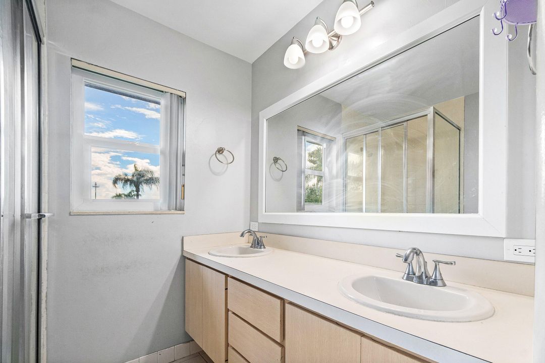 En Venta: $310,000 (2 camas, 2 baños, 1398 Pies cuadrados)