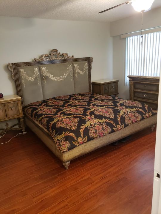 待售: $119,900 (1 贝兹, 1 浴室, 810 平方英尺)