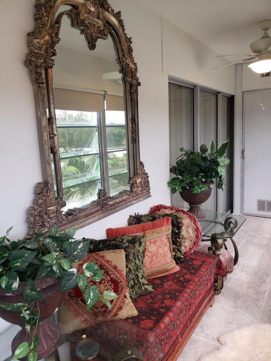 待售: $119,900 (1 贝兹, 1 浴室, 810 平方英尺)