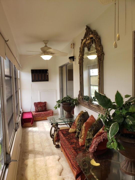 待售: $119,900 (1 贝兹, 1 浴室, 810 平方英尺)