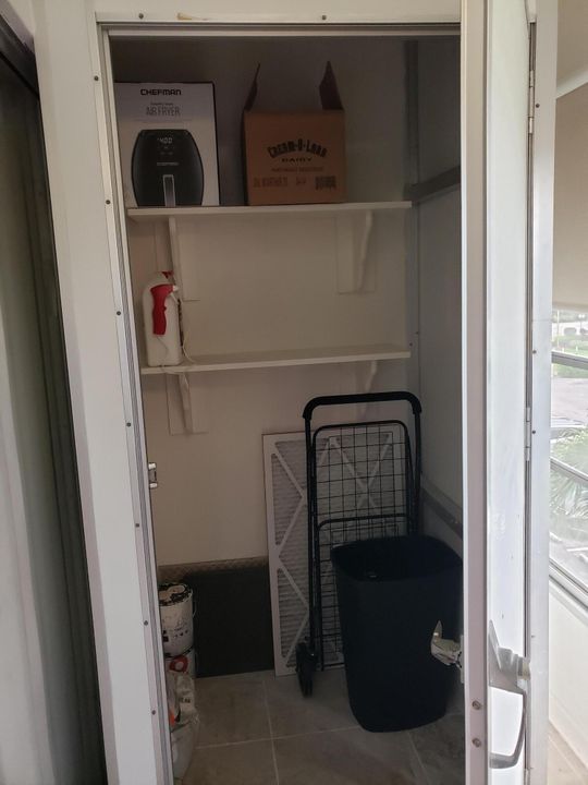 待售: $119,900 (1 贝兹, 1 浴室, 810 平方英尺)