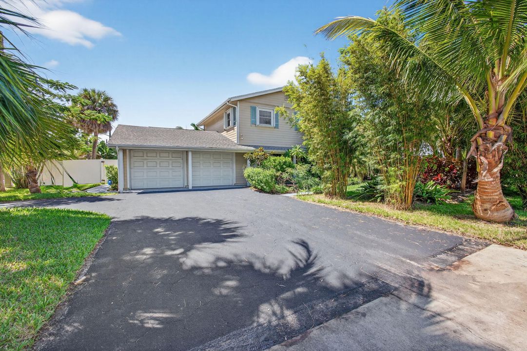 待售: $725,000 (4 贝兹, 3 浴室, 1866 平方英尺)