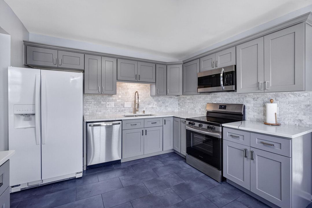 待售: $725,000 (4 贝兹, 3 浴室, 1866 平方英尺)