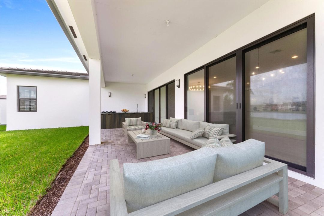 For Sale: $2,870,000 (5 beds, 5 baths, 5256 Square Feet)