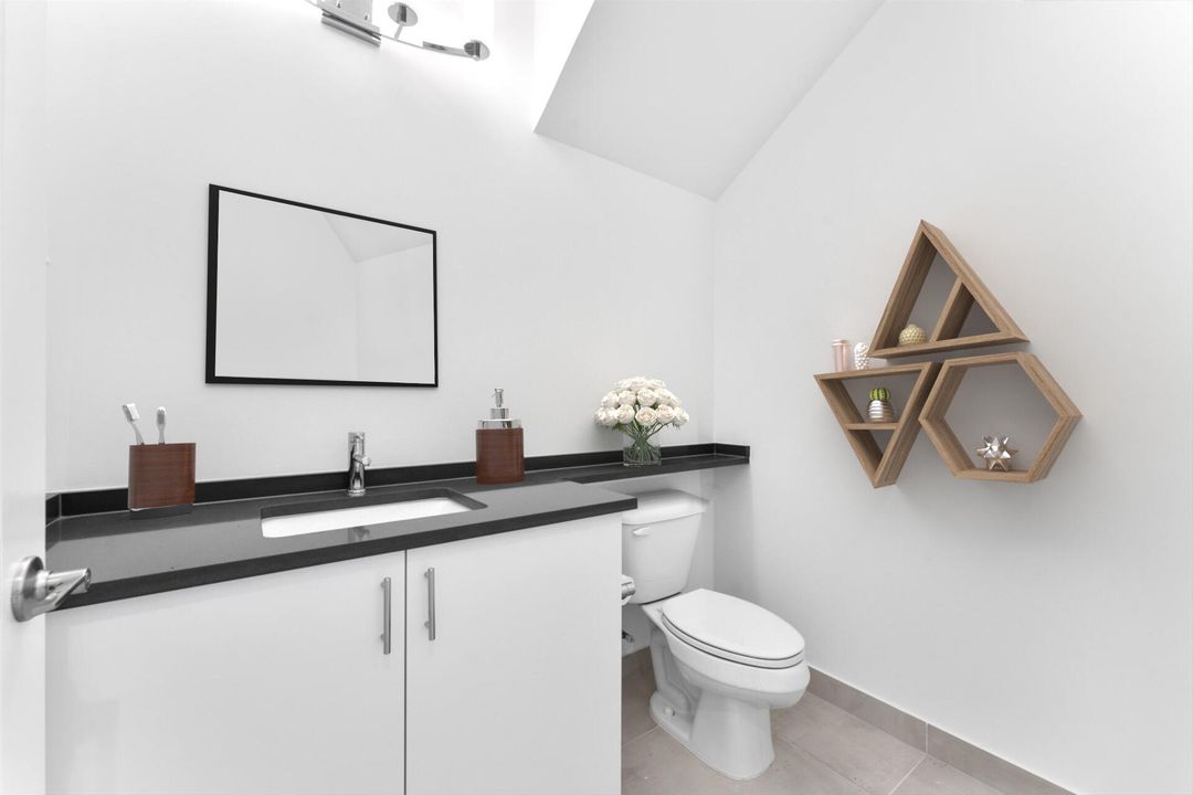 For Sale: $2,870,000 (5 beds, 5 baths, 5256 Square Feet)