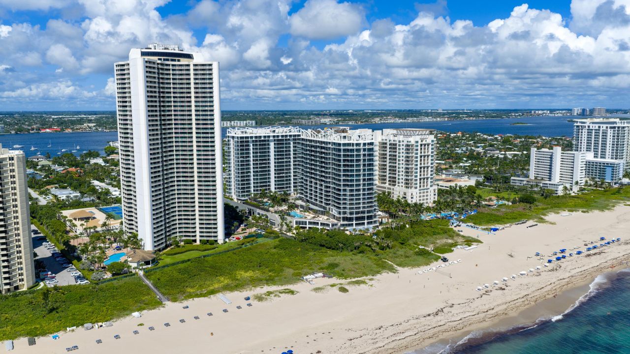 合同活跃: $2,800,000 (2 贝兹, 2 浴室, 2525 平方英尺)