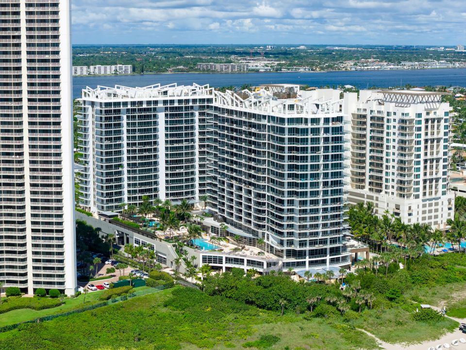 合同活跃: $2,800,000 (2 贝兹, 2 浴室, 2525 平方英尺)