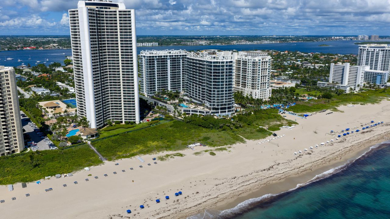 合同活跃: $2,800,000 (2 贝兹, 2 浴室, 2525 平方英尺)