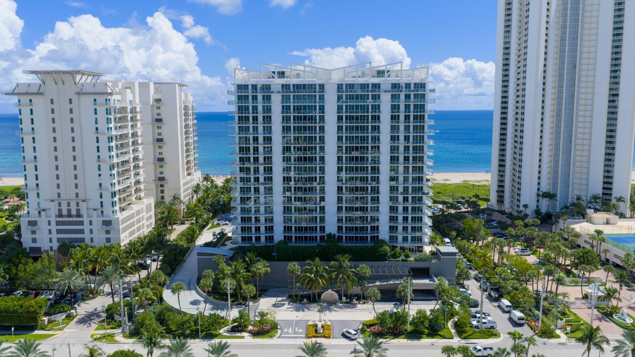 合同活跃: $2,800,000 (2 贝兹, 2 浴室, 2525 平方英尺)