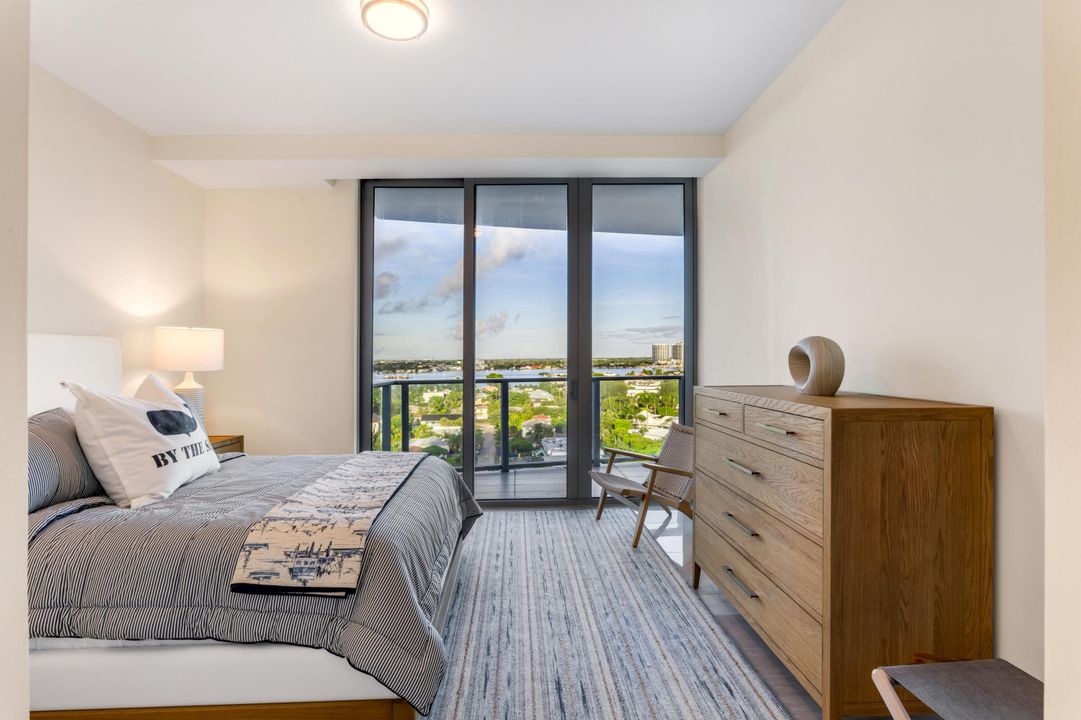 合同活跃: $2,800,000 (2 贝兹, 2 浴室, 2525 平方英尺)