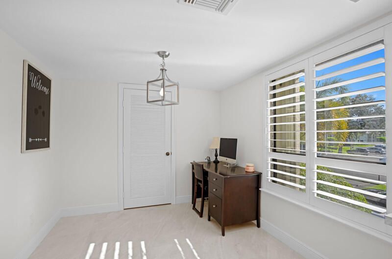 待售: $345,000 (2 贝兹, 2 浴室, 1244 平方英尺)