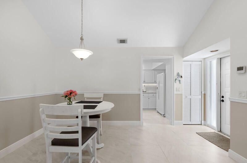 待售: $345,000 (2 贝兹, 2 浴室, 1244 平方英尺)