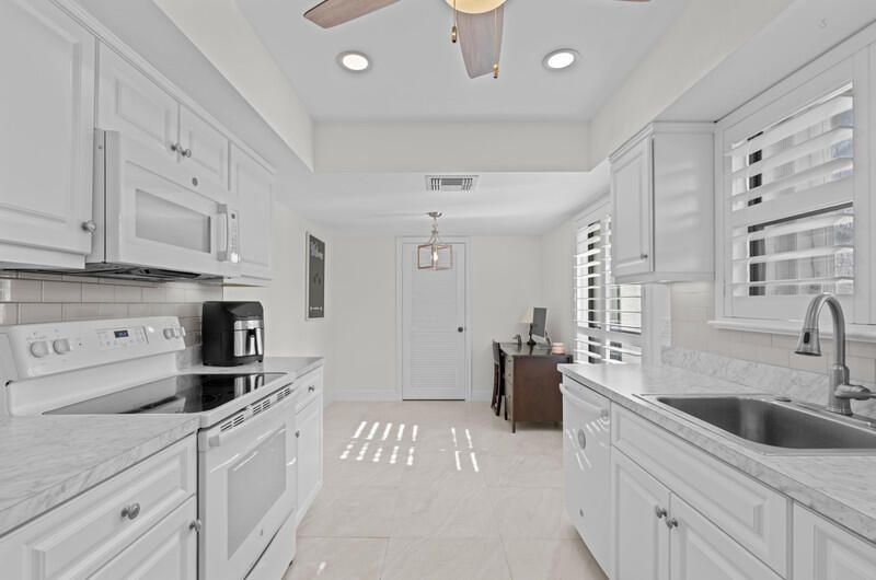 待售: $345,000 (2 贝兹, 2 浴室, 1244 平方英尺)