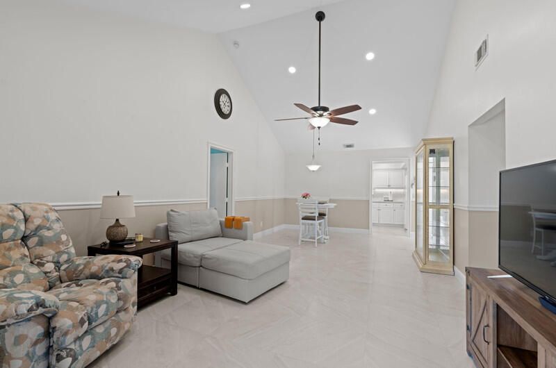 待售: $345,000 (2 贝兹, 2 浴室, 1244 平方英尺)