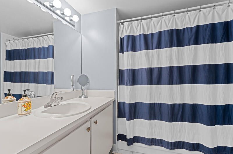 待售: $345,000 (2 贝兹, 2 浴室, 1244 平方英尺)