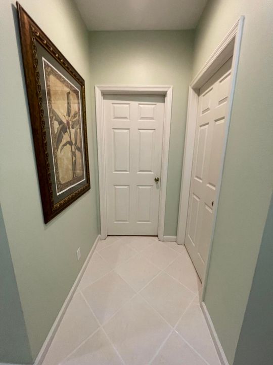 Под контрактом: $1,800 (1 спален, 1 ванн, 1012 Квадратных фут)