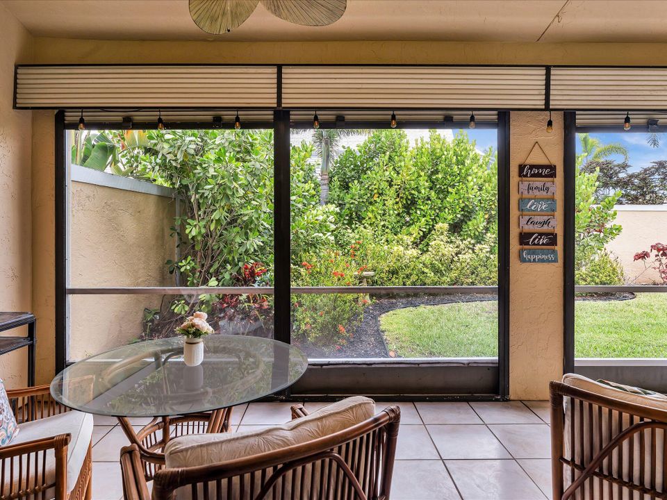 合同活跃: $9,500 (3 贝兹, 2 浴室, 2009 平方英尺)