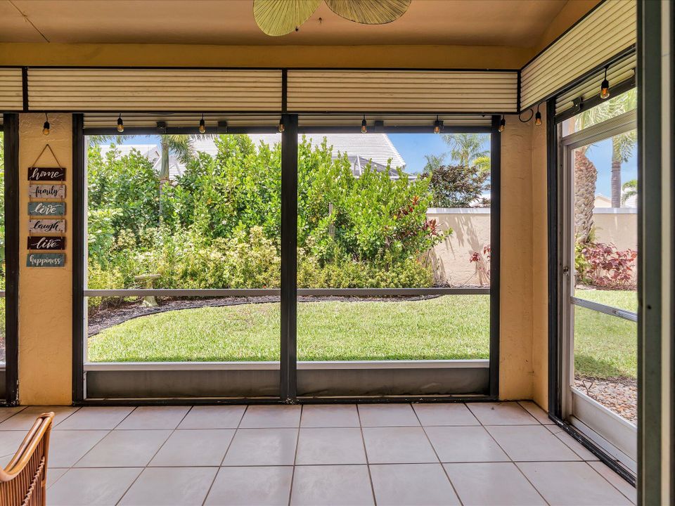 合同活跃: $9,500 (3 贝兹, 2 浴室, 2009 平方英尺)