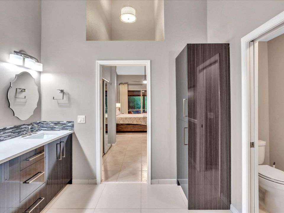 合同活跃: $9,500 (3 贝兹, 2 浴室, 2009 平方英尺)