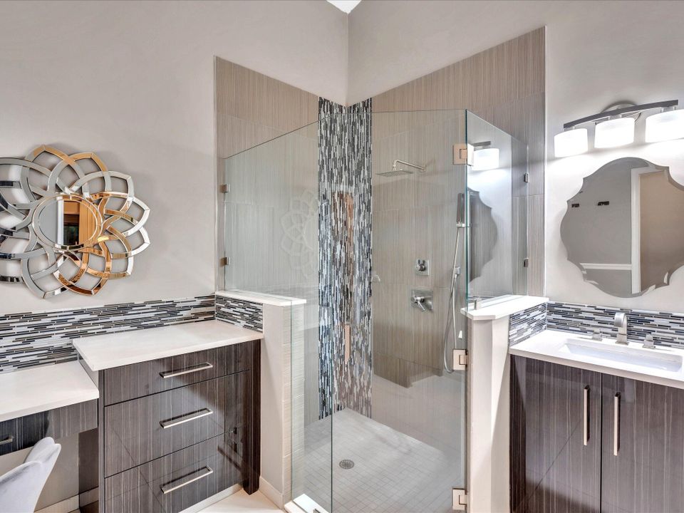 合同活跃: $9,500 (3 贝兹, 2 浴室, 2009 平方英尺)