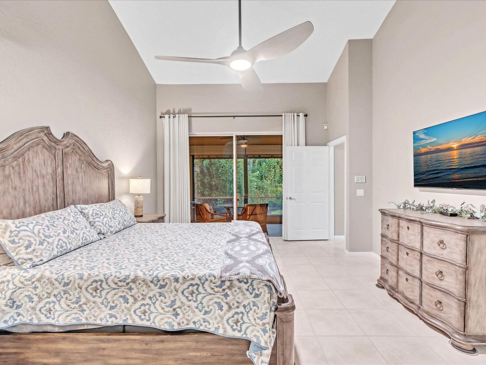 合同活跃: $9,500 (3 贝兹, 2 浴室, 2009 平方英尺)